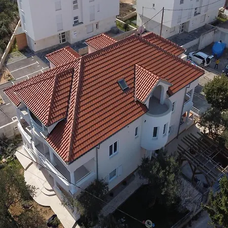 Alenka - Happy Apartment Sibenik