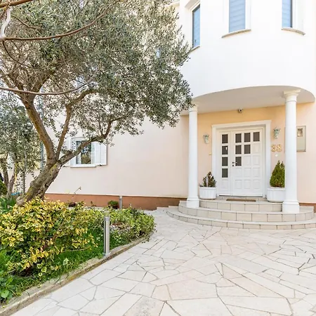 Alenka - Happy Apartment Sibenik