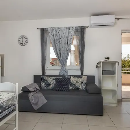 Alenka - Happy Apartment *