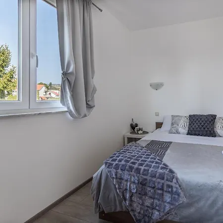 Alenka - Happy Apartment *