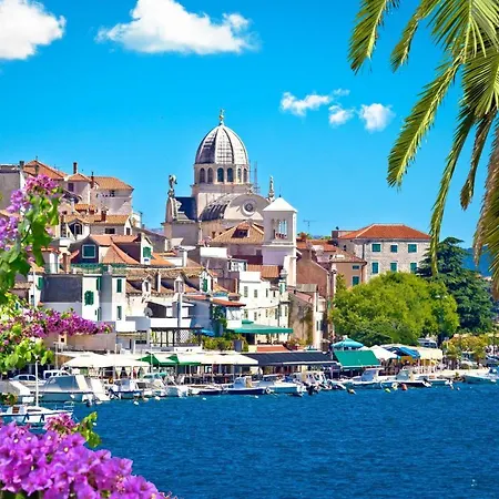 Alenka - Happy Apartment Sibenik